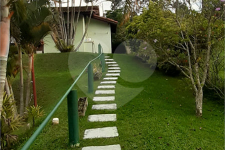 Casa em condomínio à venda com 3 quartos, sendo 1 suíte, no Centro, Bom Jesus dos Perdões, SP
