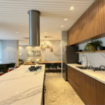 Indaiatuba- Sp - Edificio Athmosfera- R$ 1.800.000,00 - andar alto - 130,00 ms de area util - 3 suites, lavabo, sala 2 ambientes, 3 vagas de garagens - Area de lazer - Brinquedoteca - Piscina - Portão eletrônico - Portaria 24hs - sala de ginástica - Salão de festas - Salão de jogos - Cinema
