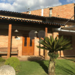 Casa à venda com 4 quartos, sendo 3 suítes, no condomínio Alpes da Cantareira, Mairiporã - SP