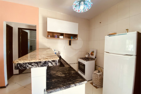 Casa em condomínio para alugar com 2 quartos, sendo 1 suíte, em Caravelas, Armação dos Búzios, RJ