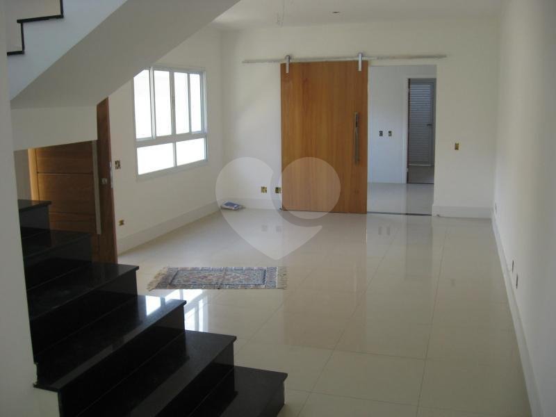 Sobrado à venda com 3 suítes em Vila Rosália, Guarulhos, SP