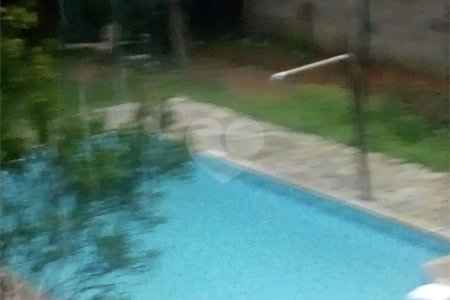 Casa à venda com 4 quartos, sendo 1 suíte, no condomínio Quinta da Cachoeira, Embu das Artes - SP