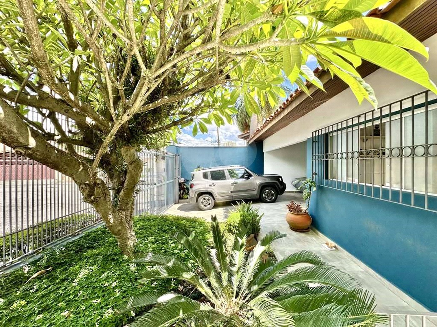 Sobrado à venda com 4 quartos, sendo 2 suítes, em Jardim Jussara, São Paulo, SP