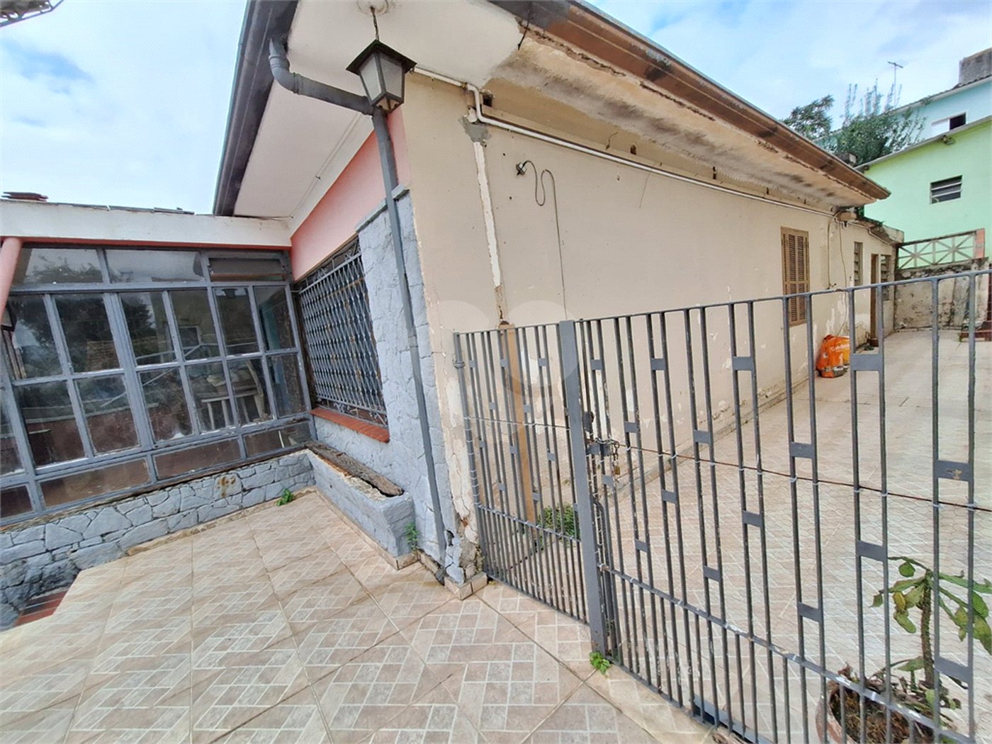 Casa Térrea à venda com 5 quartos, sendo 3 suítes,  em Vila Mazzei, São Paulo, SP