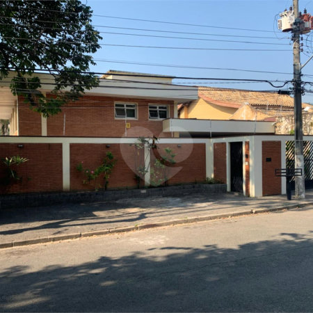 Casa à venda com 4 quartos, sendo 2 suítes, em Vila São Francisco, São Paulo, SP