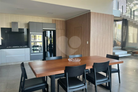 Casa à venda com 4 suítes no condomínio Residencial Campo de Toscana, Vinhedo - SP