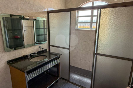 Sobrado à venda com 3 quartos, sendo 1 suíte, em Cidade Líder, São Paulo, SP