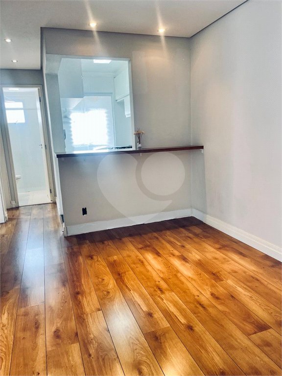 Apartamento à venda com 2 quartos em Parque Maria Domitila, São Paulo, SP