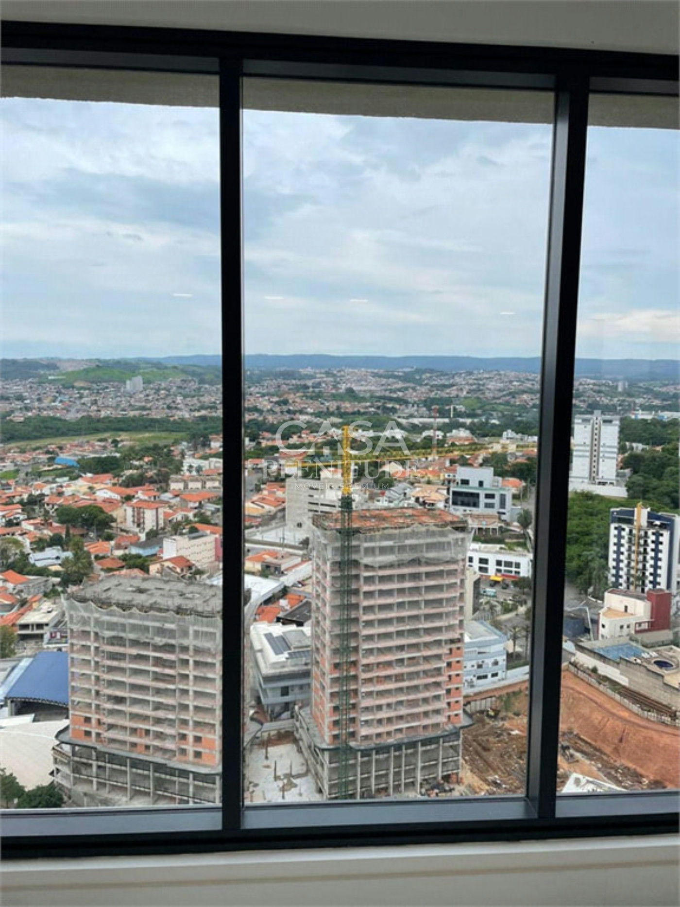 Apartamento à venda com 3 suítes em Jardim Faculdade, Sorocaba, SP