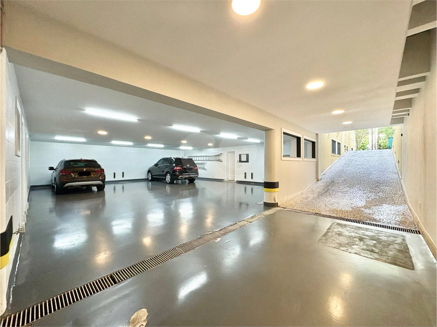 Casa à venda com 5 quartos, sendo 4 suítes, no condomínio Pignatari, São Paulo - SP