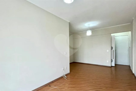 Apartamento à venda com 3 quartos, sendo 1 suíte,  em Vila Campestre, São Paulo, SP