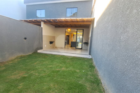 Duplex à venda com 3 quartos, sendo 1 suíte, em Tabapiri, Porto Seguro, BA