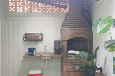 Sobrado à venda com 3 quartos, sendo 1 suíte, em Vila Vitório Mazzei, São Paulo, SP