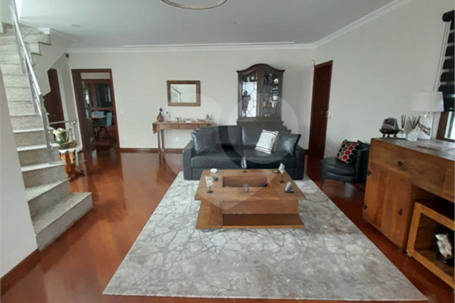 3 AMPLAS SUITES MAIS ECRITORIO MUITO VERDE E AMPLO QUINTAL