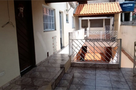 Casa à venda com 4 quartos, sendo 2 suítes,  em Jardim Terezópolis, Guarulhos, SP