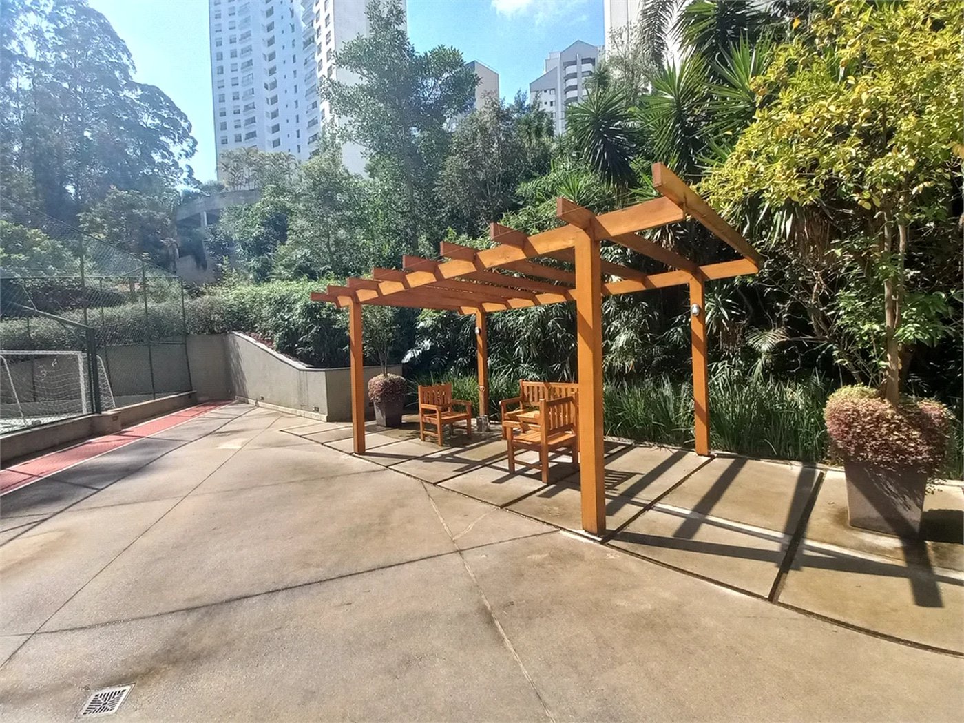 Apartamento à venda com 3 quartos, sendo 1 suíte,  em Vila Andrade, São Paulo, SP