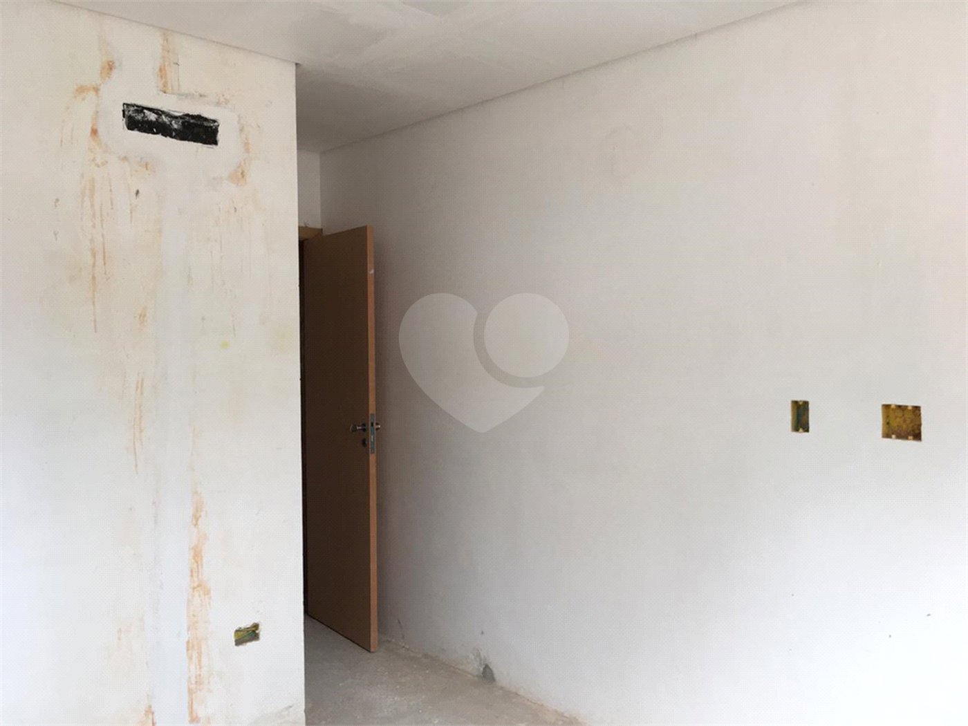Casa à venda com 4 quartos, sendo 3 suítes,  em Vila Monumento, São Paulo, SP