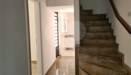 Sobrado à venda ou para alugar com 3 quartos, sendo 1 suíte, em Alto da Boa Vista, São Paulo, SP