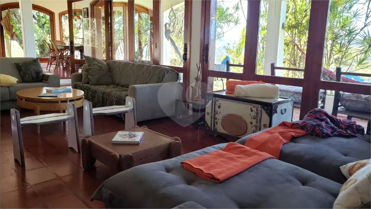 Sítio à venda com 6 quartos, sendo 5 suítes, em Dos Mimis, Piracaia, SP