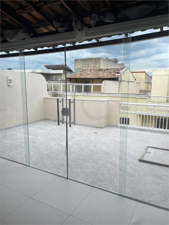 Cobertura à venda com 3 quartos, sendo 2 suítes, em Cachamorra, Rio de Janeiro, RJ