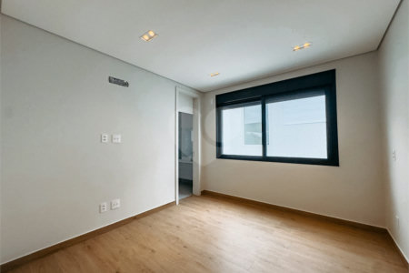 Casa à venda com 4 suítes no condomínio Villa dos Pinheiros, Indaiatuba - SP