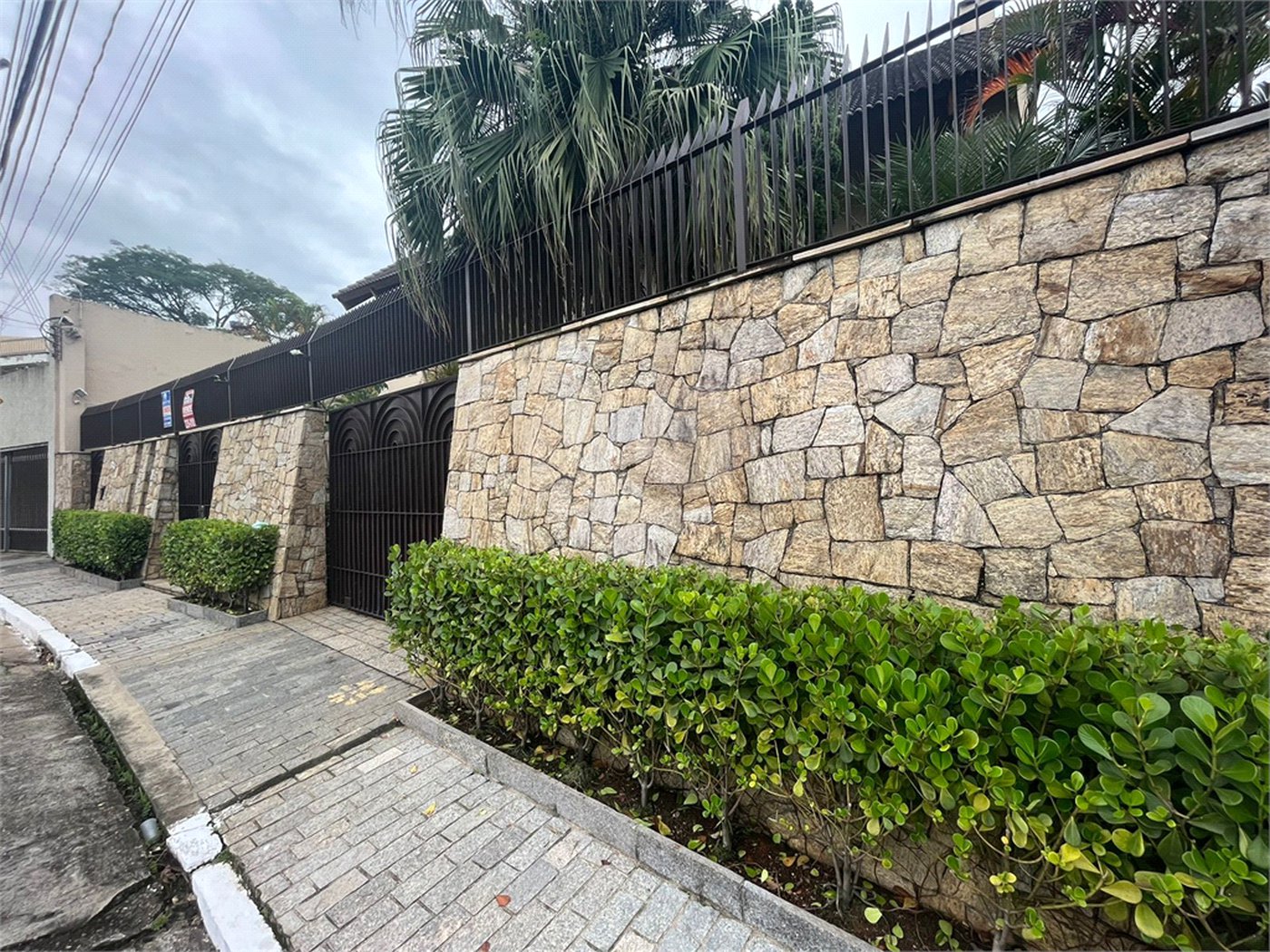 Sobrado à venda com 4 suítes em Jardim São Bento, São Paulo, SP