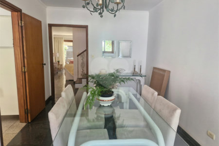 Casa à venda com 3 quartos, sendo 1 suíte, em Chácara Monte Alegre, São Paulo, SP