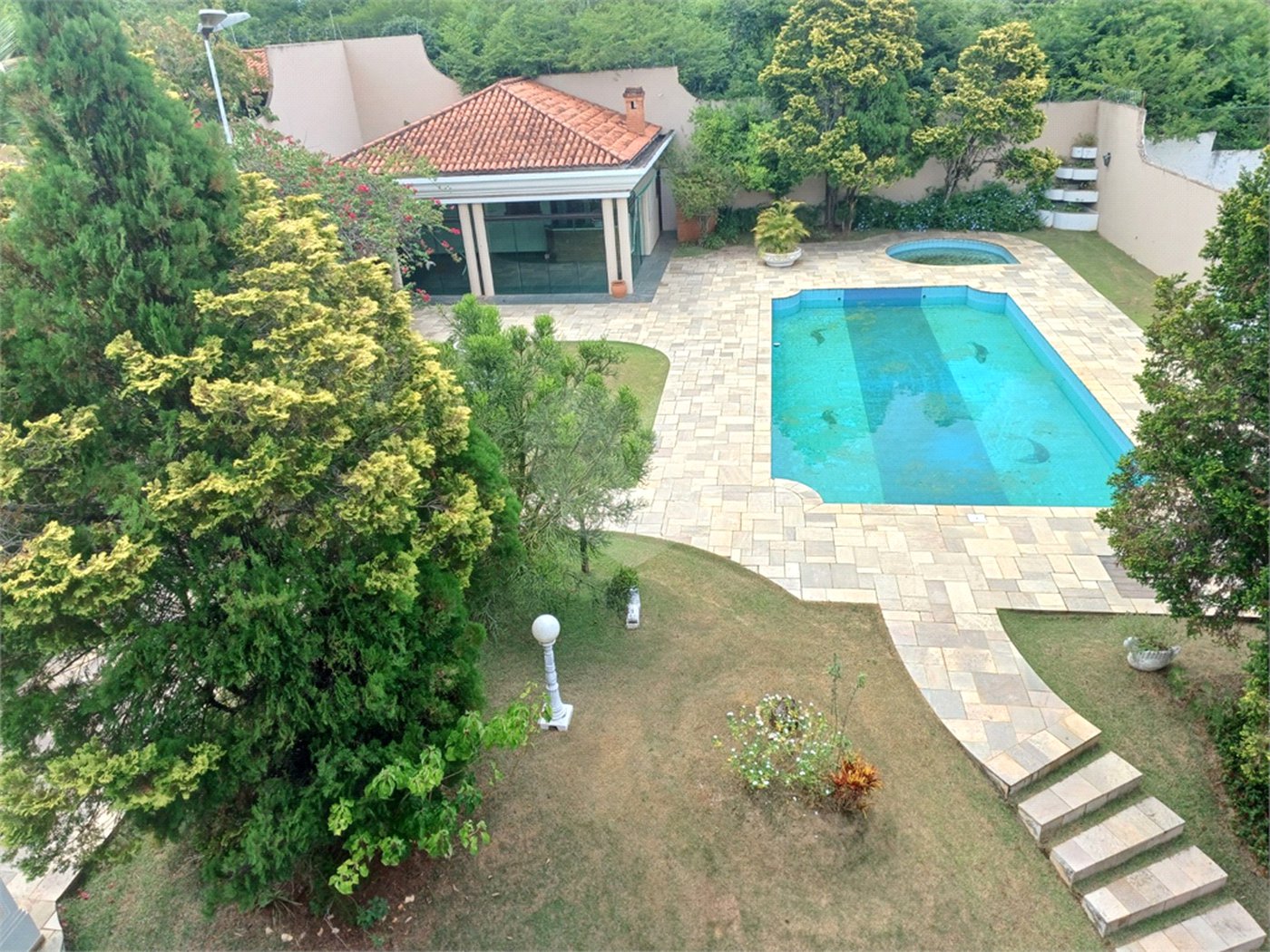 Casa à venda com 6 suítes no condomínio Portal da Raposo, Sorocaba - SP