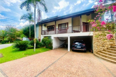 Casa à venda com 3 quartos, sendo 1 suíte, no condomínio Recanto dos Paturis, Vinhedo - SP