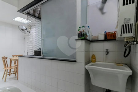 Apartamento à venda com 4 quartos, sendo 1 suíte,  em Copacabana, Rio de Janeiro, RJ