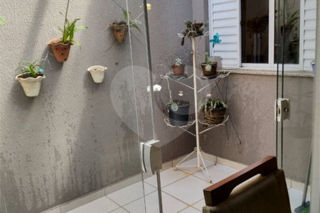 Casa à venda com 3 quartos, sendo 1 suíte, no condomínio Campos do Conde I, Paulínia - SP