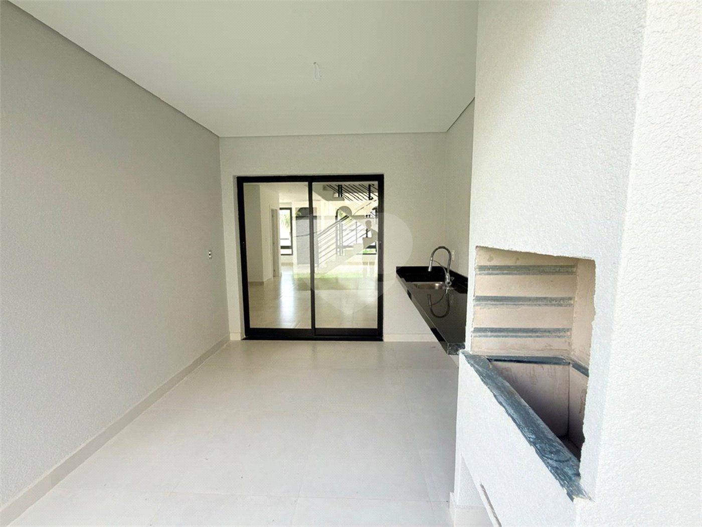 Casa à venda com 3 suítes no condomínio Mont Blanc Village, Vinhedo - SP