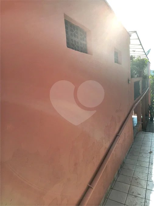 Casa com 183m², 3 dormitórios, 2 vagas, à venda em Santo André