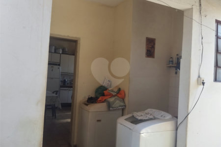 Casa à venda com 2 quartos no Centro, Araraquara, SP