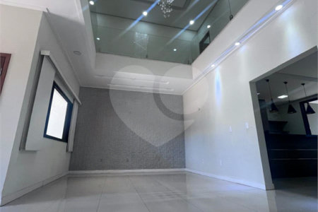 Casa à venda com 3 quartos, sendo 1 suíte, no condomínio Jardim Guarujá, Salto - SP