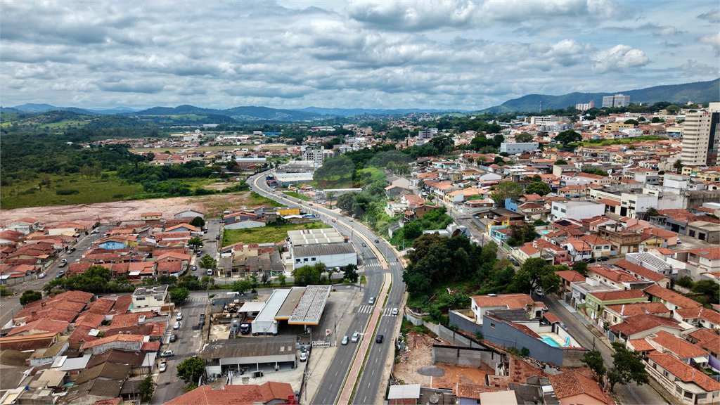 Casa à venda com 2 quartos no condomínio Portal dos Gamez, Atibaia - SP