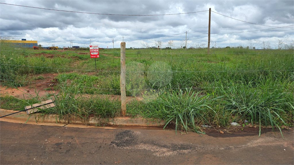Terreno à venda em Parque Residencial São Lucas, Araraquara, SP