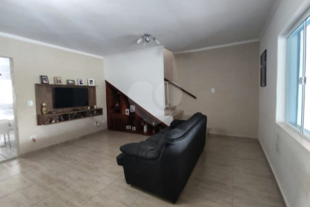 Sobrado à venda com 3 quartos, sendo 1 suíte, em Jardim Alvinópolis, Atibaia, SP