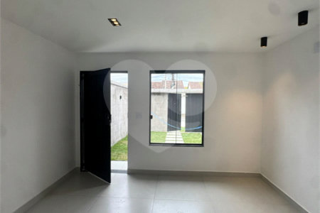 Casa à venda com 2 quartos, sendo 1 suíte, em Pedra de Guaratiba, Rio de Janeiro, RJ