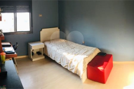 Apartamento à venda com 4 quartos, sendo 2 suítes,  em Aclimação, São Paulo, SP