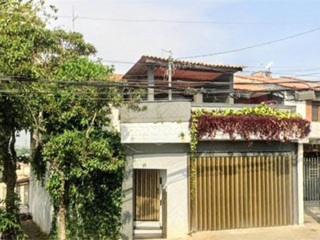 Sobrado à venda com 3 quartos, sendo 1 suíte,  em Tremembé, São Paulo, SP