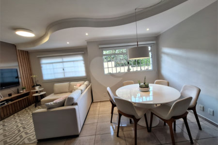 Casa à venda com 3 quartos, sendo 1 suíte, no condomínio Villaggio Tronchim, São Paulo - SP