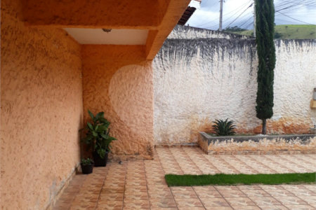 Casa à venda com 2 quartos no Centro, Bom Jesus dos Perdões, SP