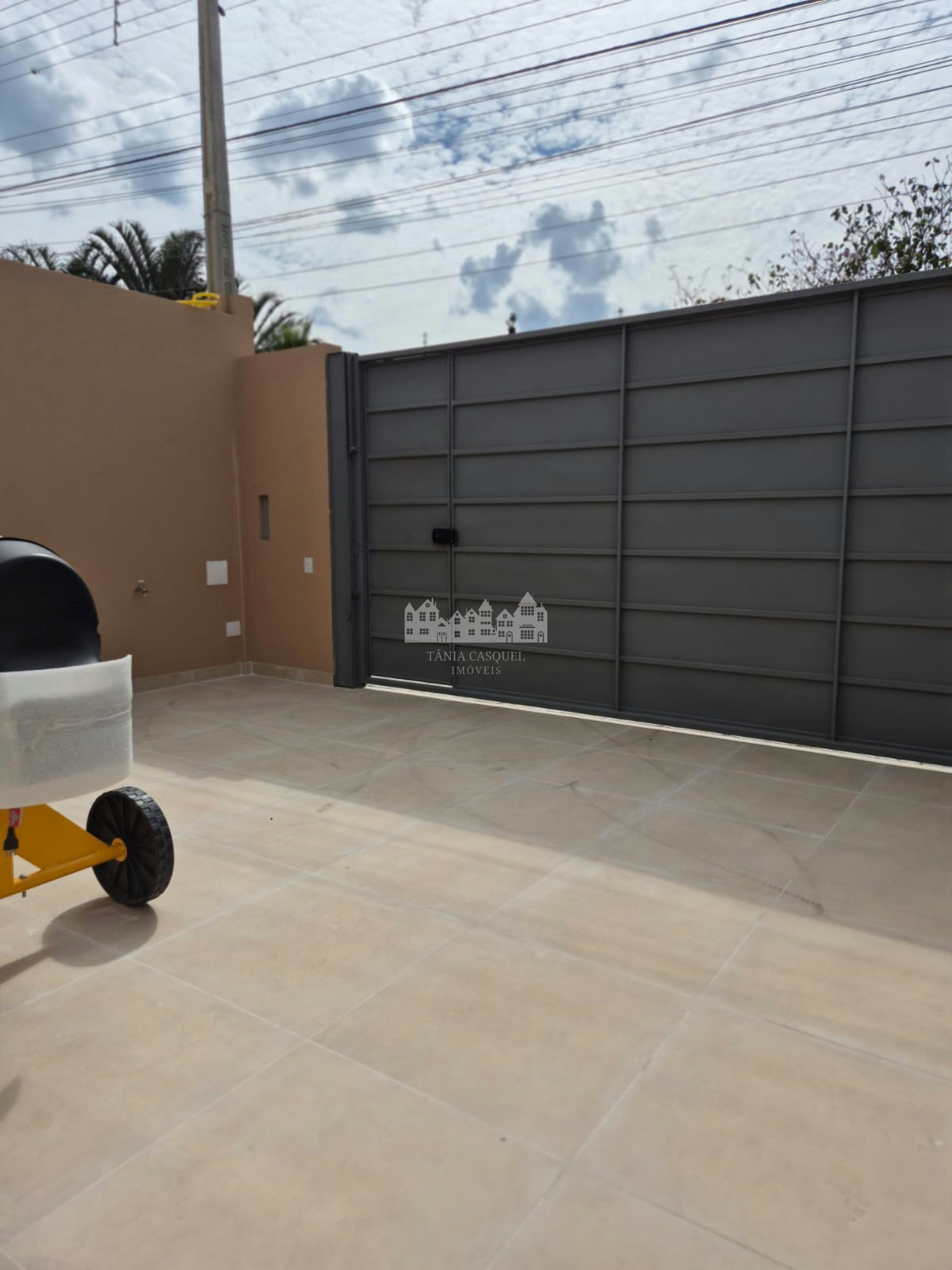 Casa à venda com 3 suítes em Vila Petrópolis, Atibaia, SP