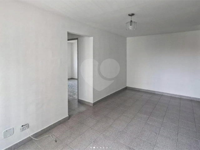 Apartamento à venda com 2 quartos em Horto, São Paulo, SP