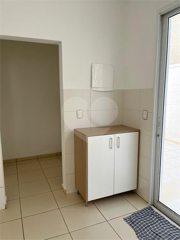 Casa para alugar com 3 suítes no condomínio Figueira Garden, Atibaia - SP
