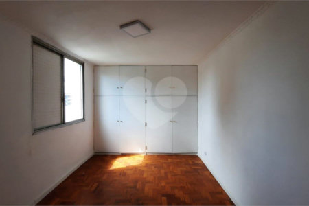 Apartamento à venda com 3 quartos, sendo 1 suíte, em Santa Cecília, São Paulo, SP