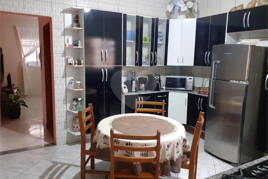 Sobrado à venda com 3 quartos em Jardim Presidente Dutra, Guarulhos, SP