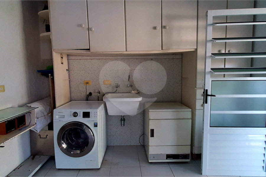Sobrado à venda com 4 quartos, sendo 2 suítes, em Tremembé, São Paulo, SP