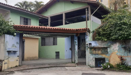 Casa à venda com 4 quartos, sendo 2 suítes,  em Parque Esmeralda, São Paulo, SP